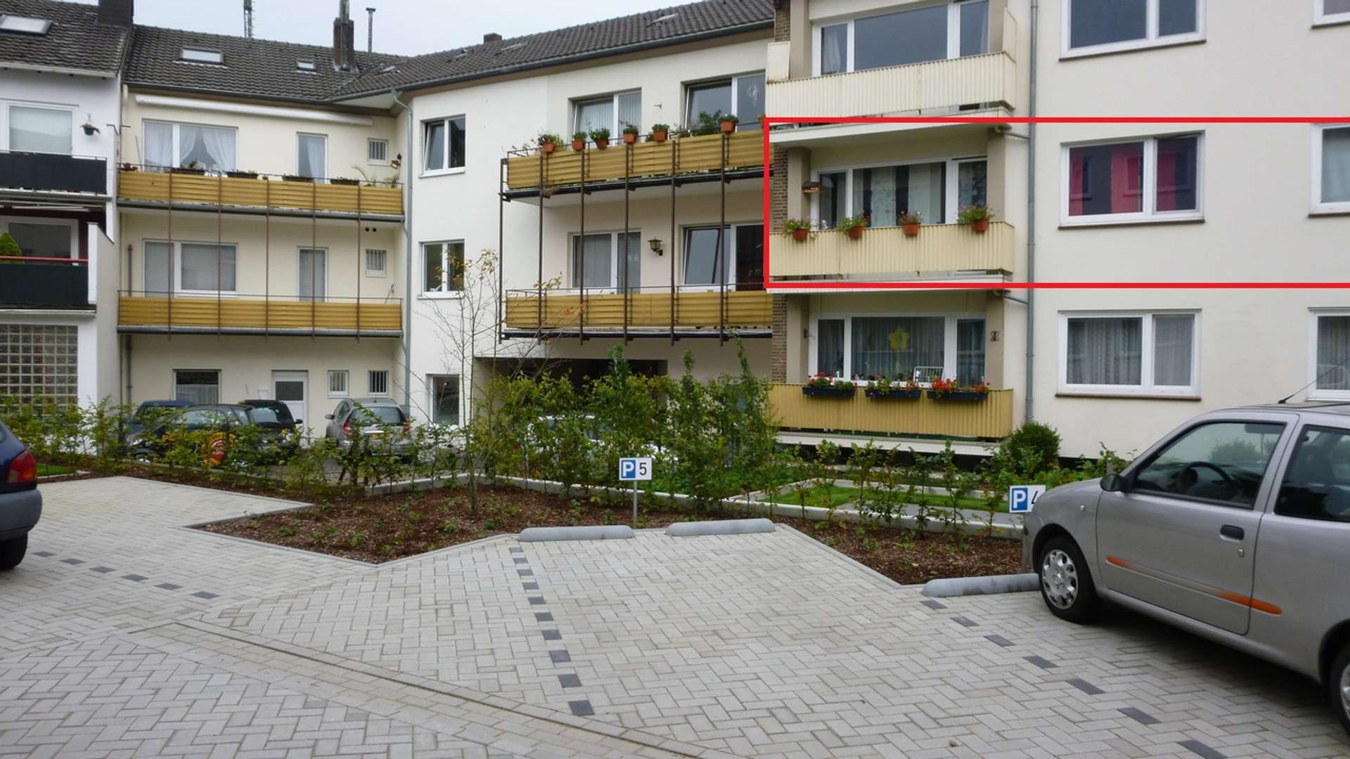 Hausansicht Balkon