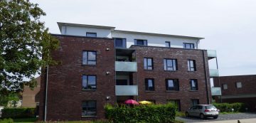 Hochwertige 2-Zimmer-Wohnung mit Balkon und Dachterrasse, 47533 Kleve, Etagenwohnung